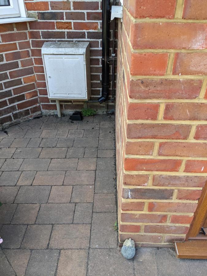 Quiet Comfortable Patcham Studio Free Parking Hallway Shared With Host Lejlighed Brighton Eksteriør billede