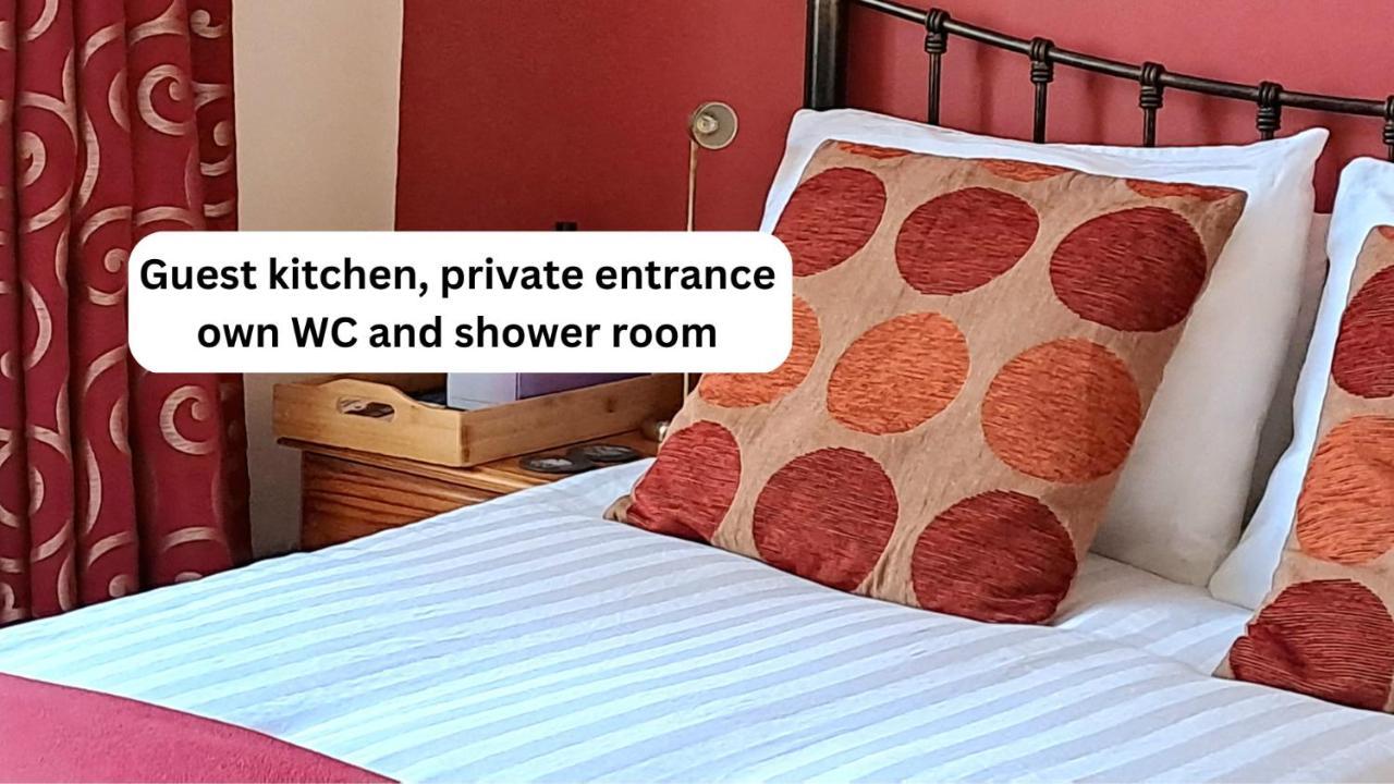 Quiet Comfortable Patcham Studio Free Parking Hallway Shared With Host Lejlighed Brighton Eksteriør billede
